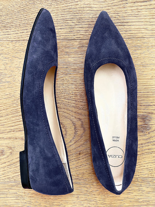 UMA BLÅ SUEDE