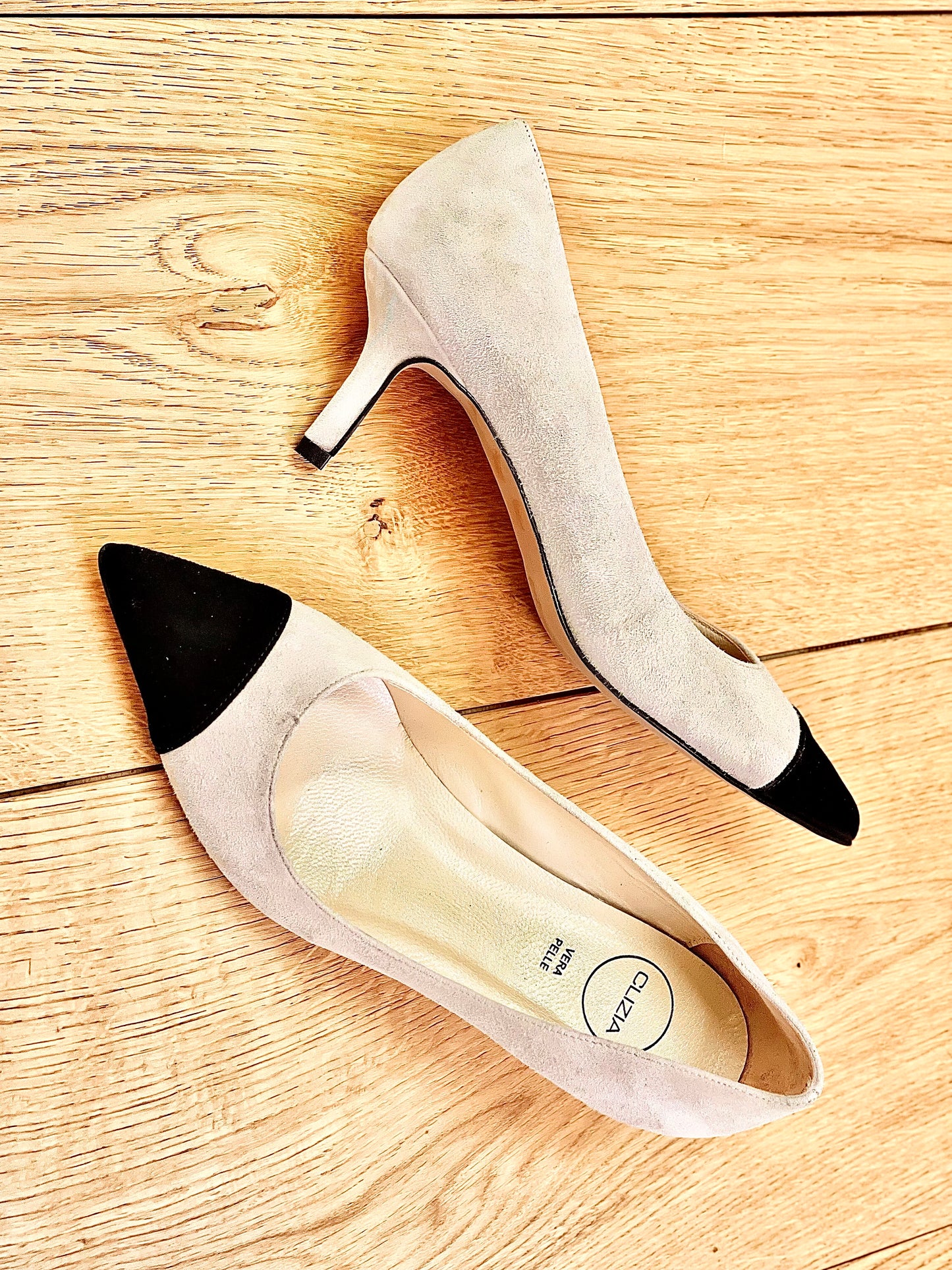 LJUS BEIGE/SVART MOCKASKIN