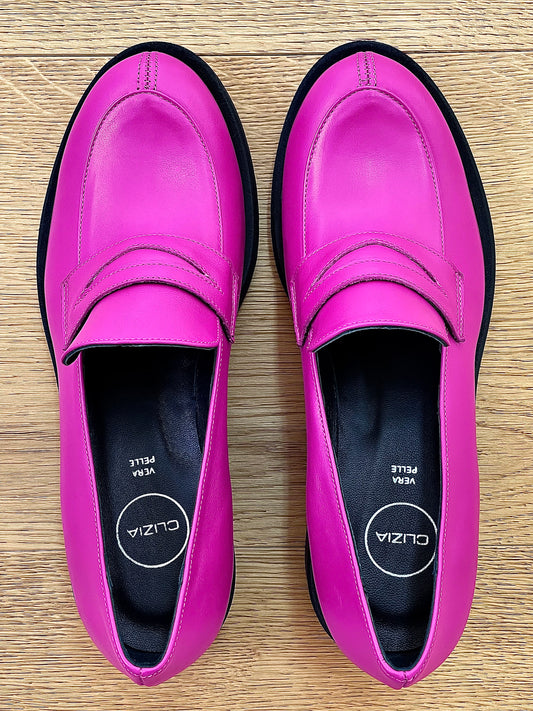 NELLY 紫红色皮革