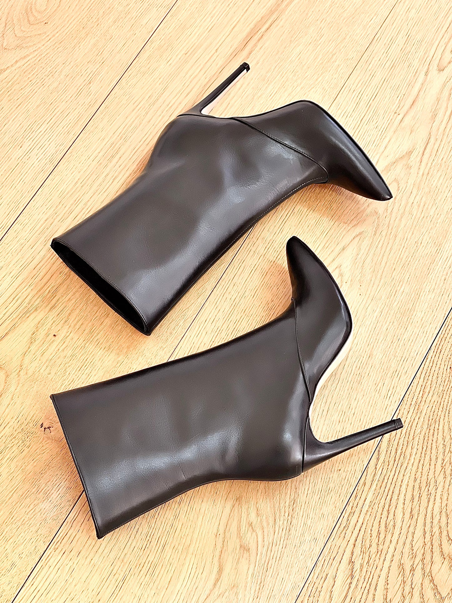 ALBA 黑色皮革款