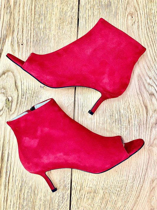 AFRICA RED SUEDE