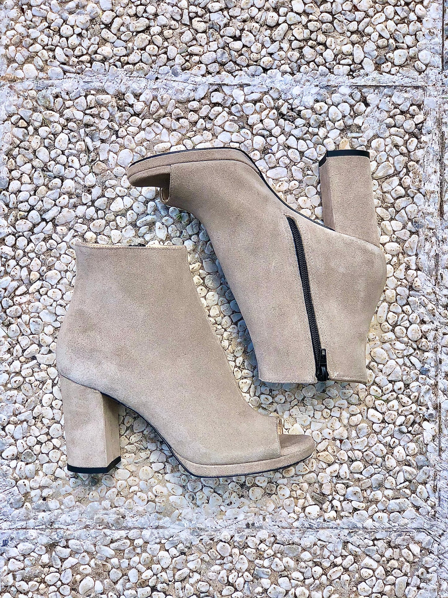 AMAZONIAN SUEDE TAUPE